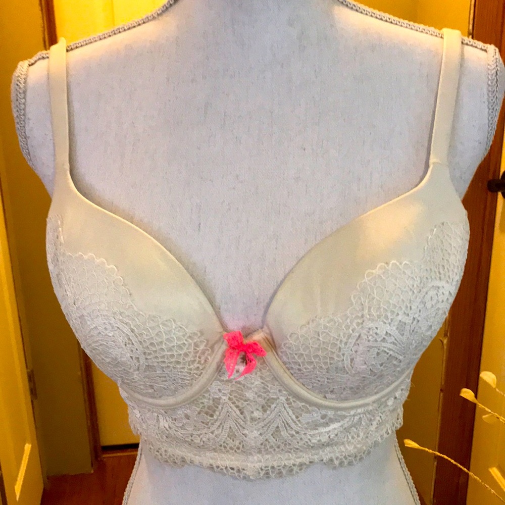 Victoria Secret Body By Victoria 34 D Bra